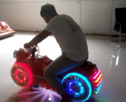 客戶來海倍游樂試游樂車并購買視頻