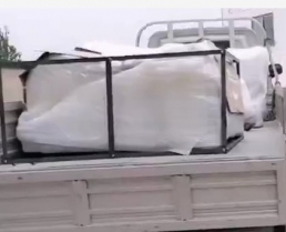 客戶購買機器人蹬車、法拉利打包發貨視頻